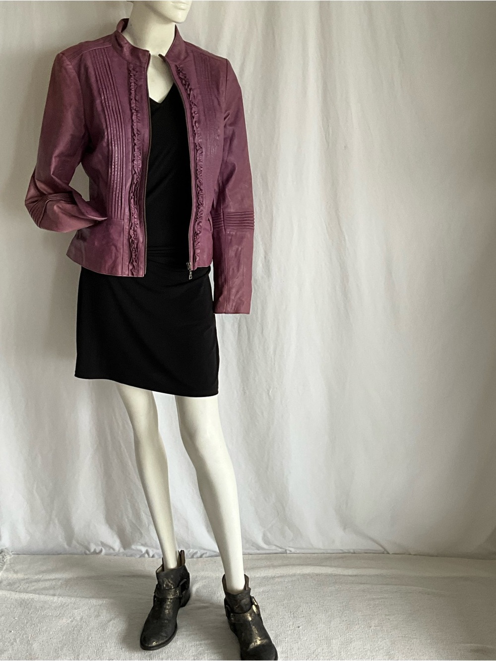Danier Genuine Leather Plum Mauve Ruffle Zip Jacket | Pintuck Moto S - Picture 7 of 11